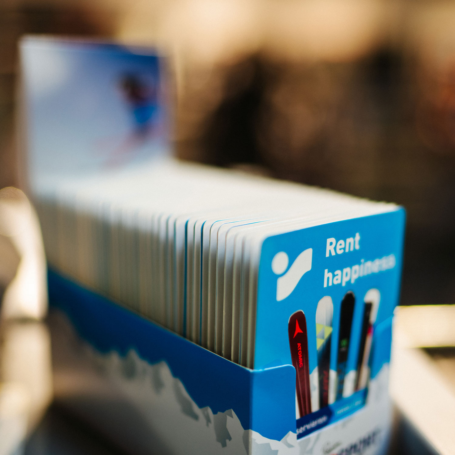 Intersport Dispenser seitliche Ansicht am POS